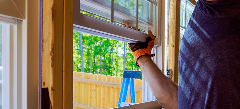 >Bay Window Curtain Rail Track in South Bradenton, FL