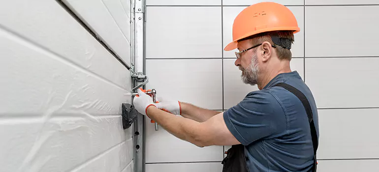 Garage Door Repair in South Bradenton