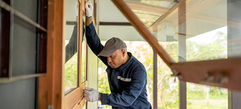 Double Hung Vinyl Window Sash Replacement in South Bradenton, FL